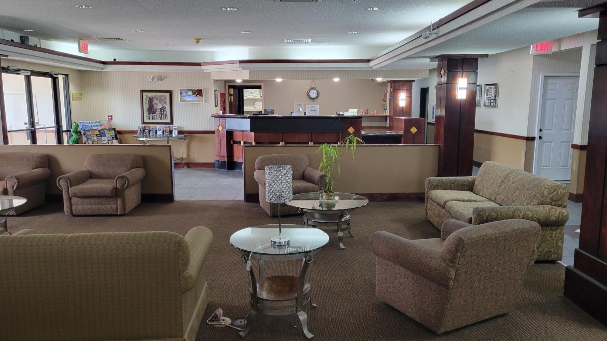 Windsor Inn & Suites Dodge City Eksteriør billede