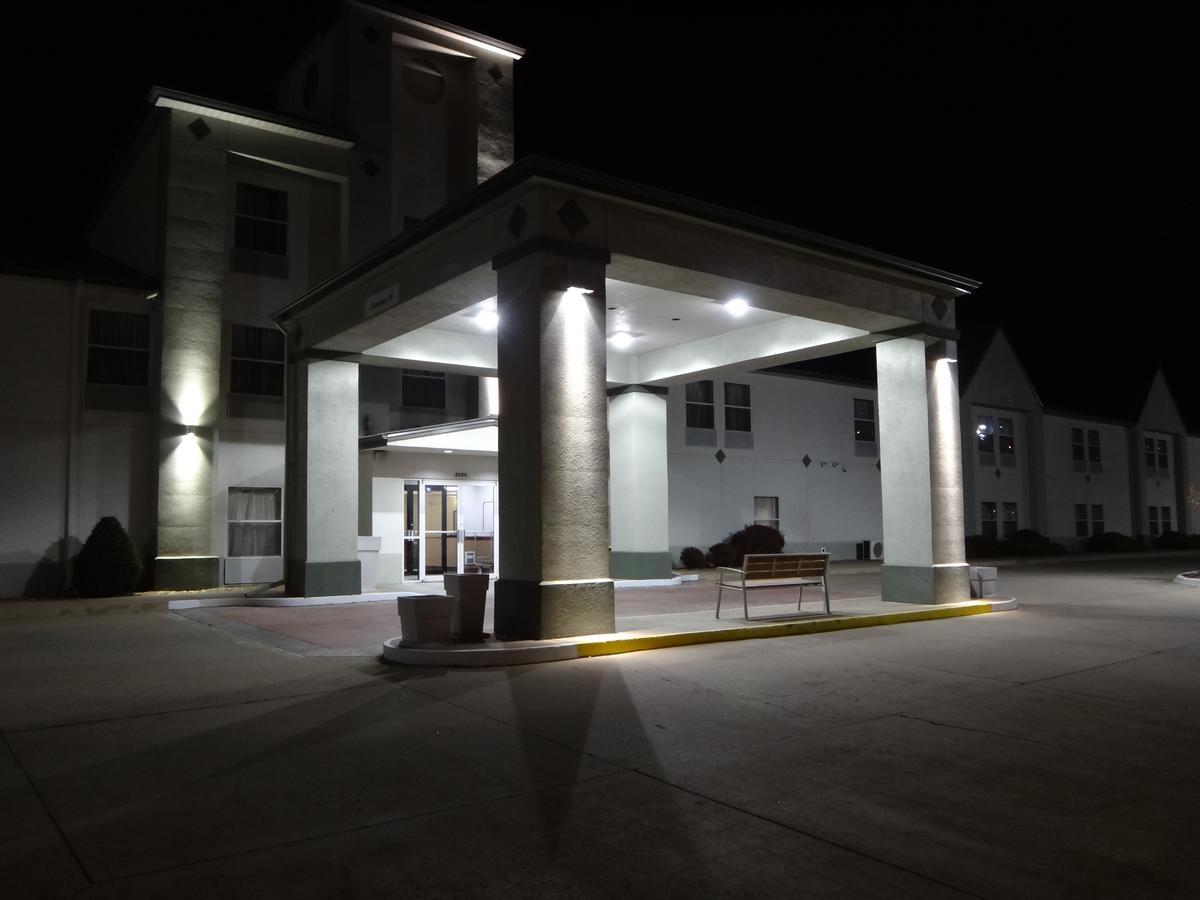 Windsor Inn & Suites Dodge City Eksteriør billede