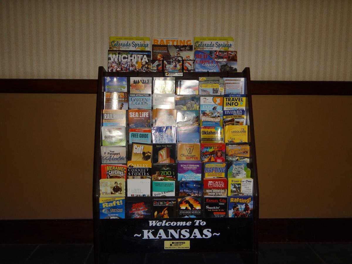 Windsor Inn & Suites Dodge City Eksteriør billede
