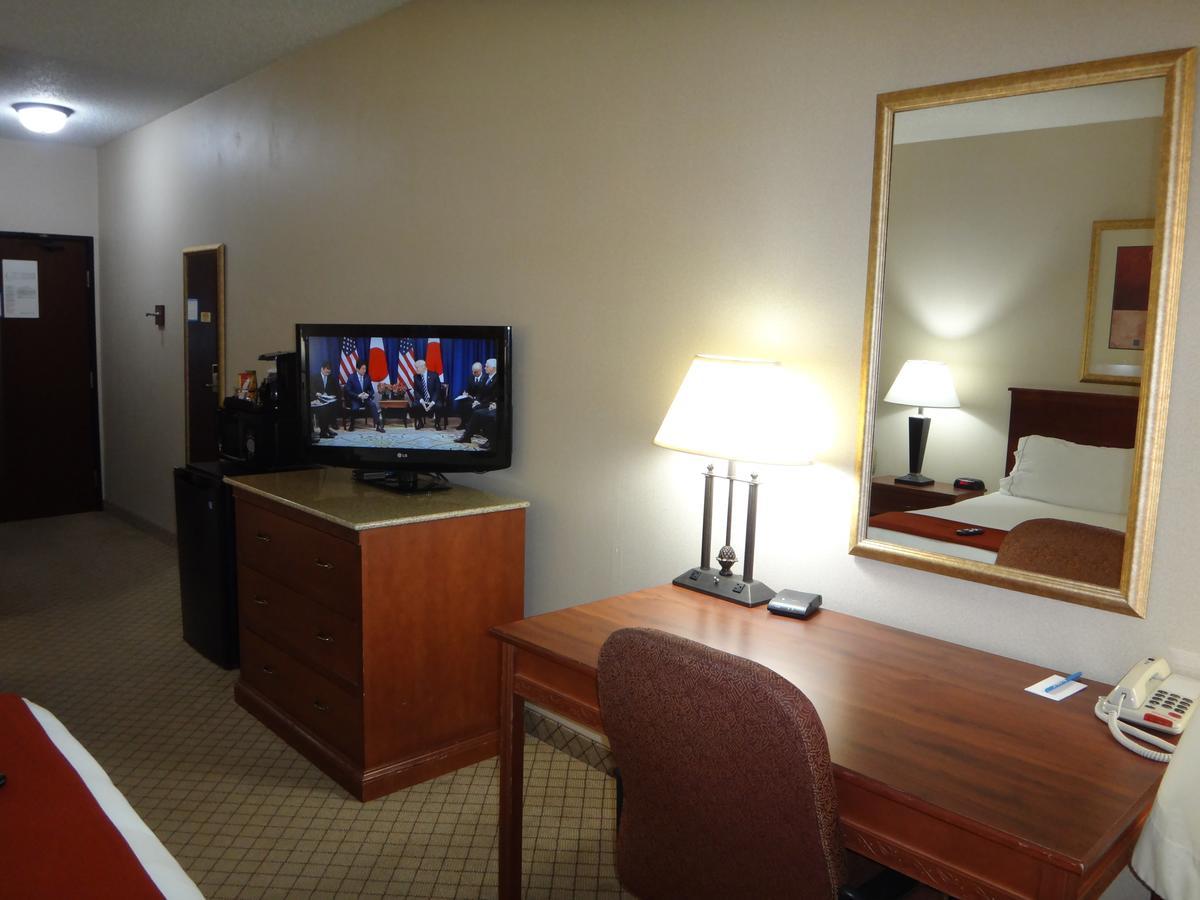 Windsor Inn & Suites Dodge City Eksteriør billede