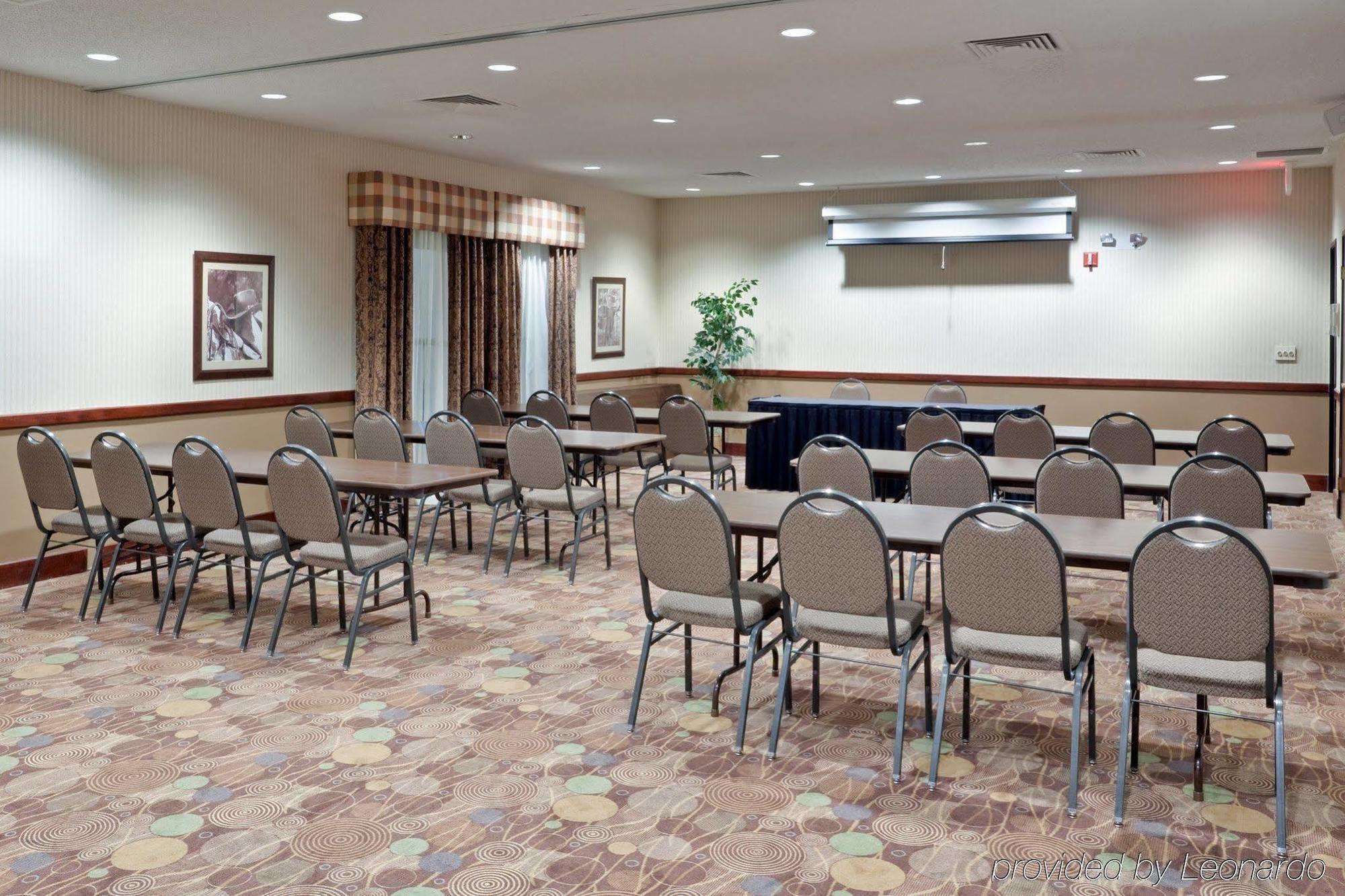 Windsor Inn & Suites Dodge City Eksteriør billede