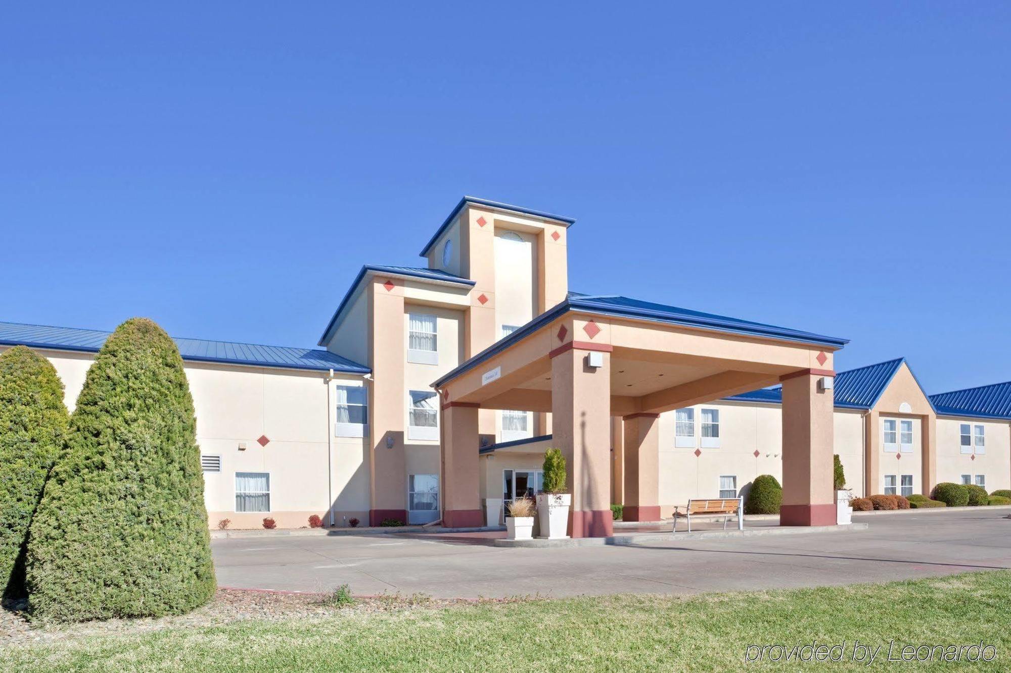 Windsor Inn & Suites Dodge City Eksteriør billede